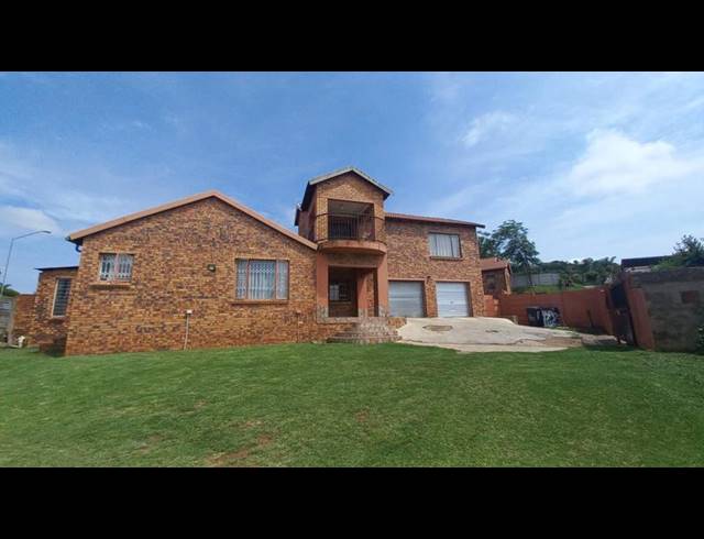 4 BEDROOM HOUSE FOR SALE IN PHILIP NEL PARK